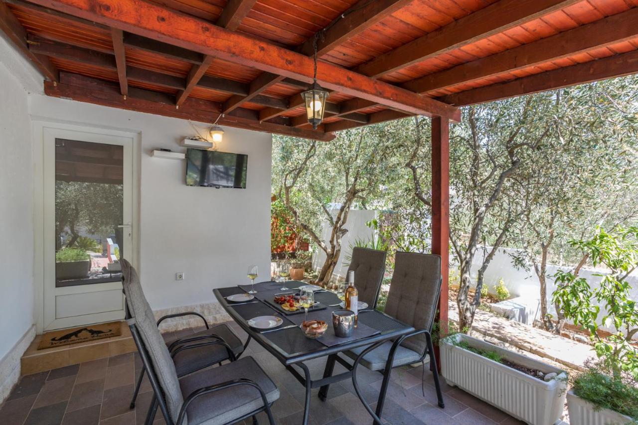 House Oliva With Private Pool And Large Garden Villa Stari Grad  Dış mekan fotoğraf