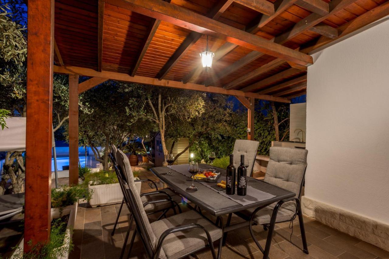 House Oliva With Private Pool And Large Garden Villa Stari Grad  Dış mekan fotoğraf