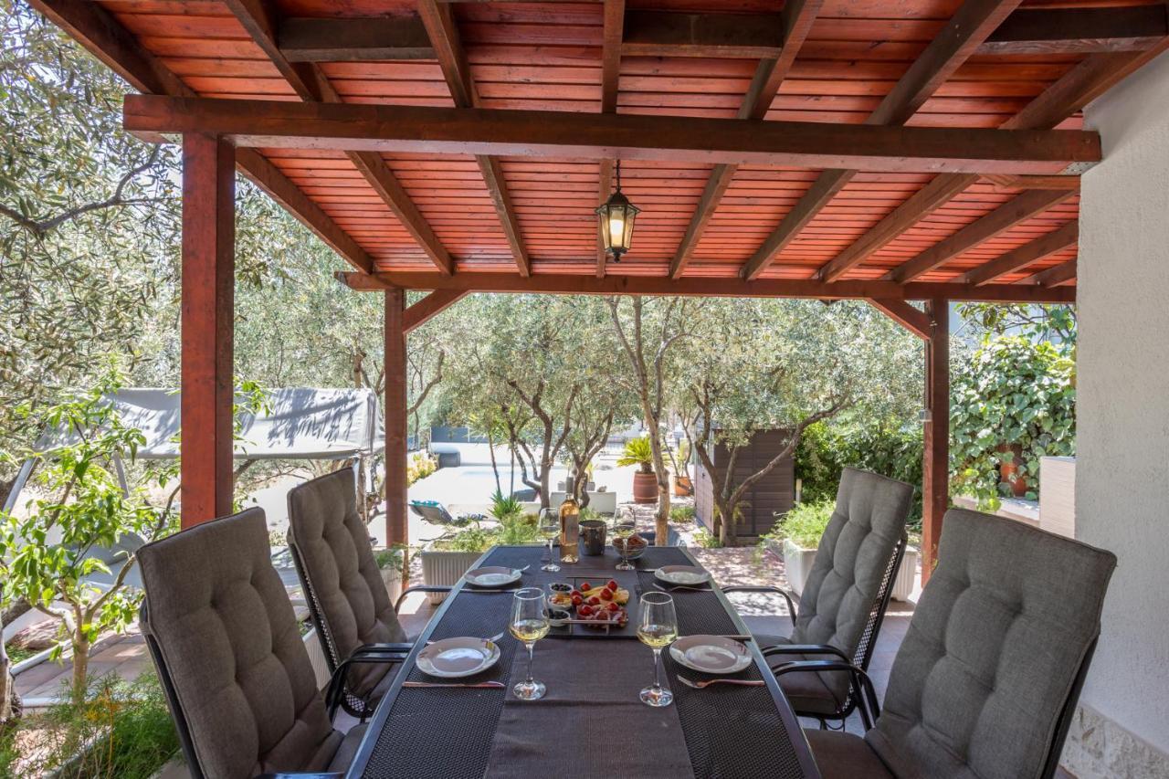 House Oliva With Private Pool And Large Garden Villa Stari Grad  Dış mekan fotoğraf
