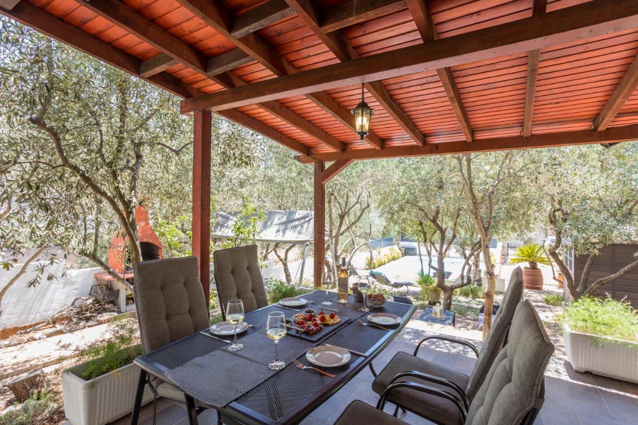 House Oliva With Private Pool And Large Garden Villa Stari Grad  Dış mekan fotoğraf